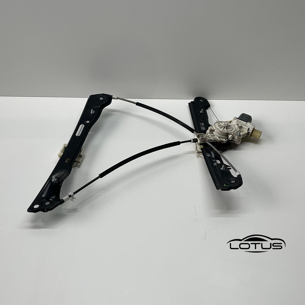 Prednji desni podizac stakla 4V BMW 1 E87 2004-11