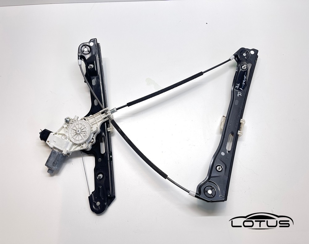 Prednji desni podizac stakla 4V BMW 1 E87 2004-2011