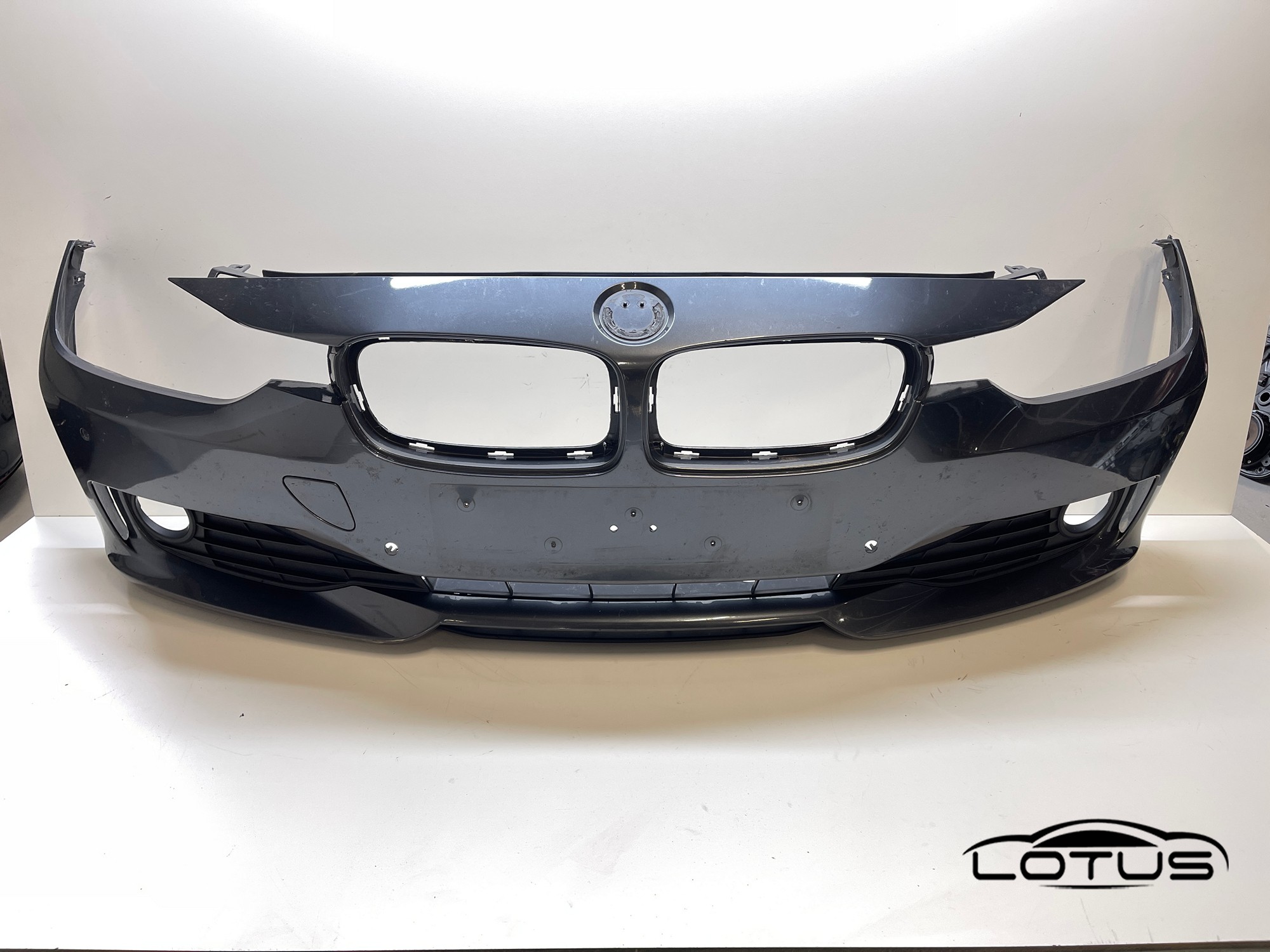 Prednji branik BMW 3 F30 F31 2012-2015