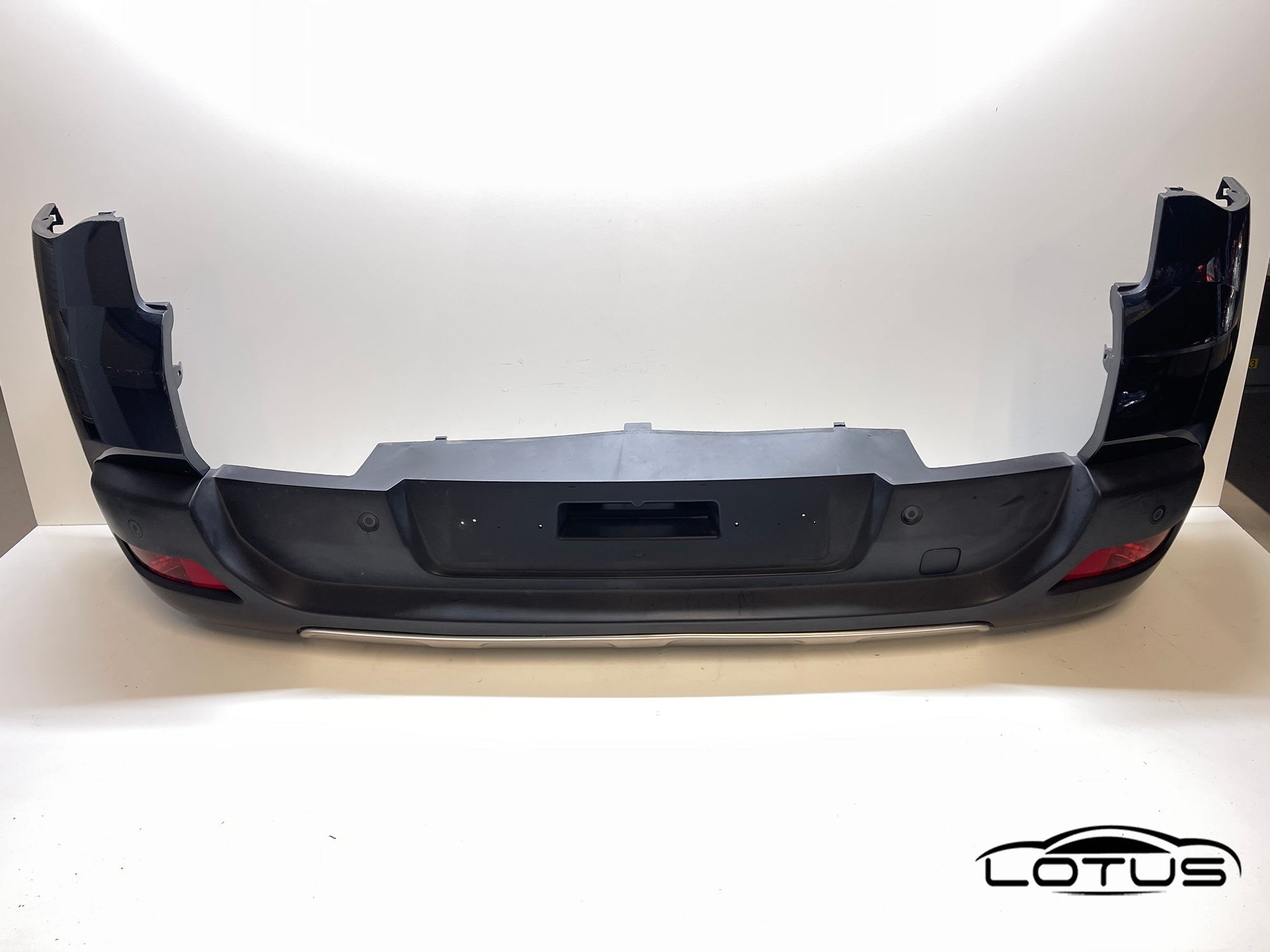 Zadnji branik Peugeot 3008 2009-2013