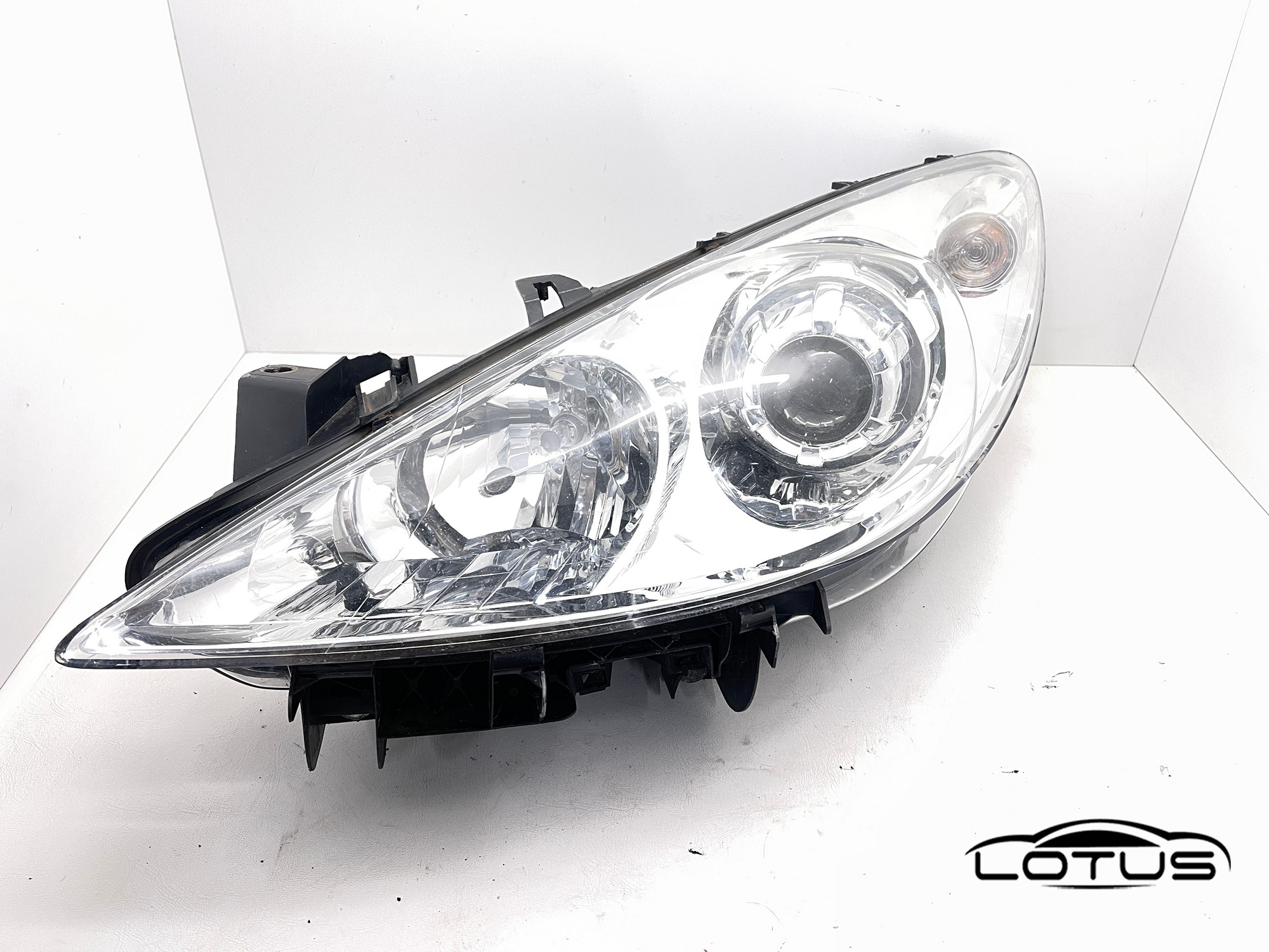 Lijevi far Peugeot 307 2005-2008 SA SOCIVOM