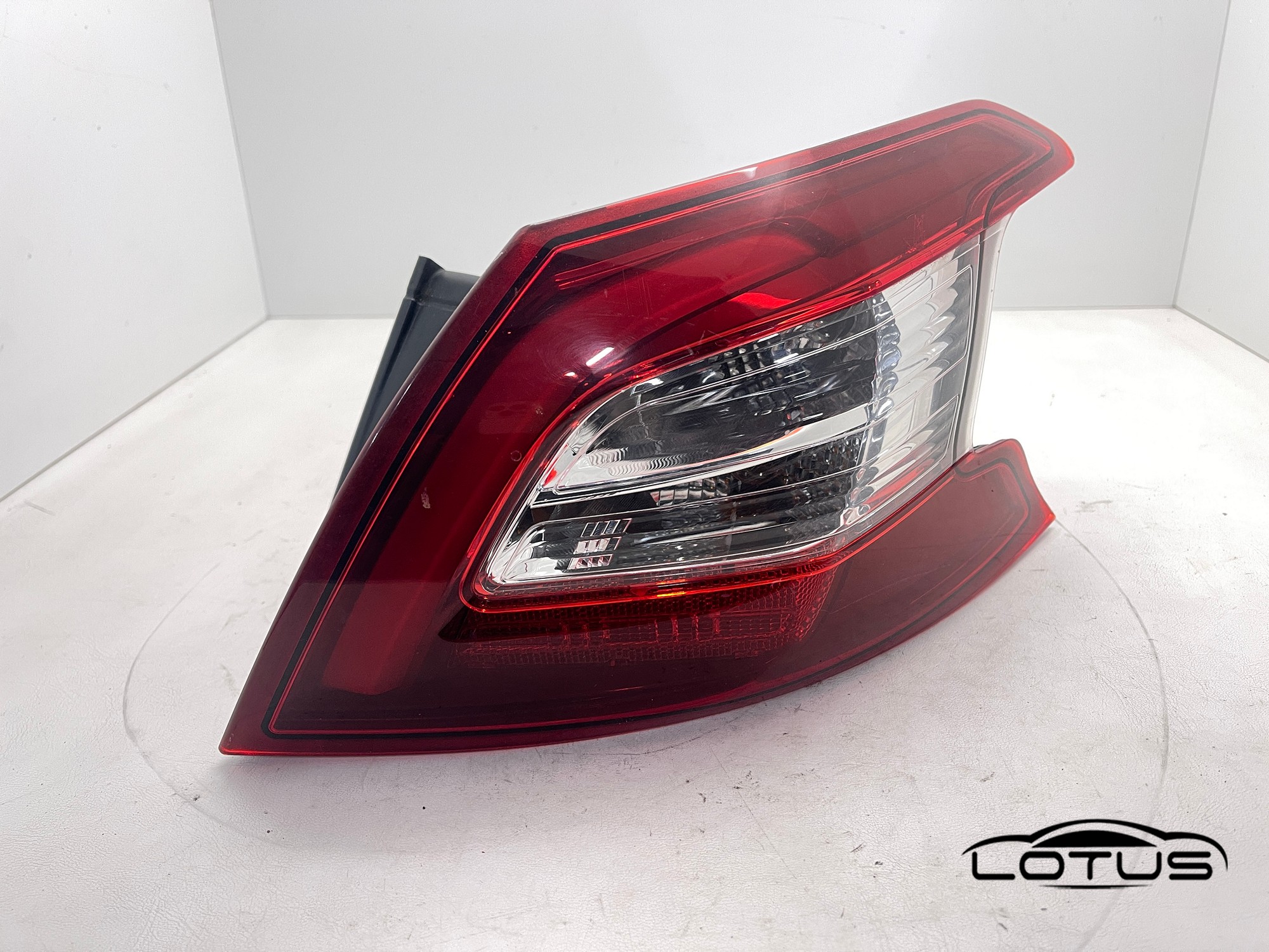 Desna štop lampa Peugeot 308 2013-2017 LIMUZINA