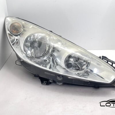 Desni far Peugeot 308 2011-2013