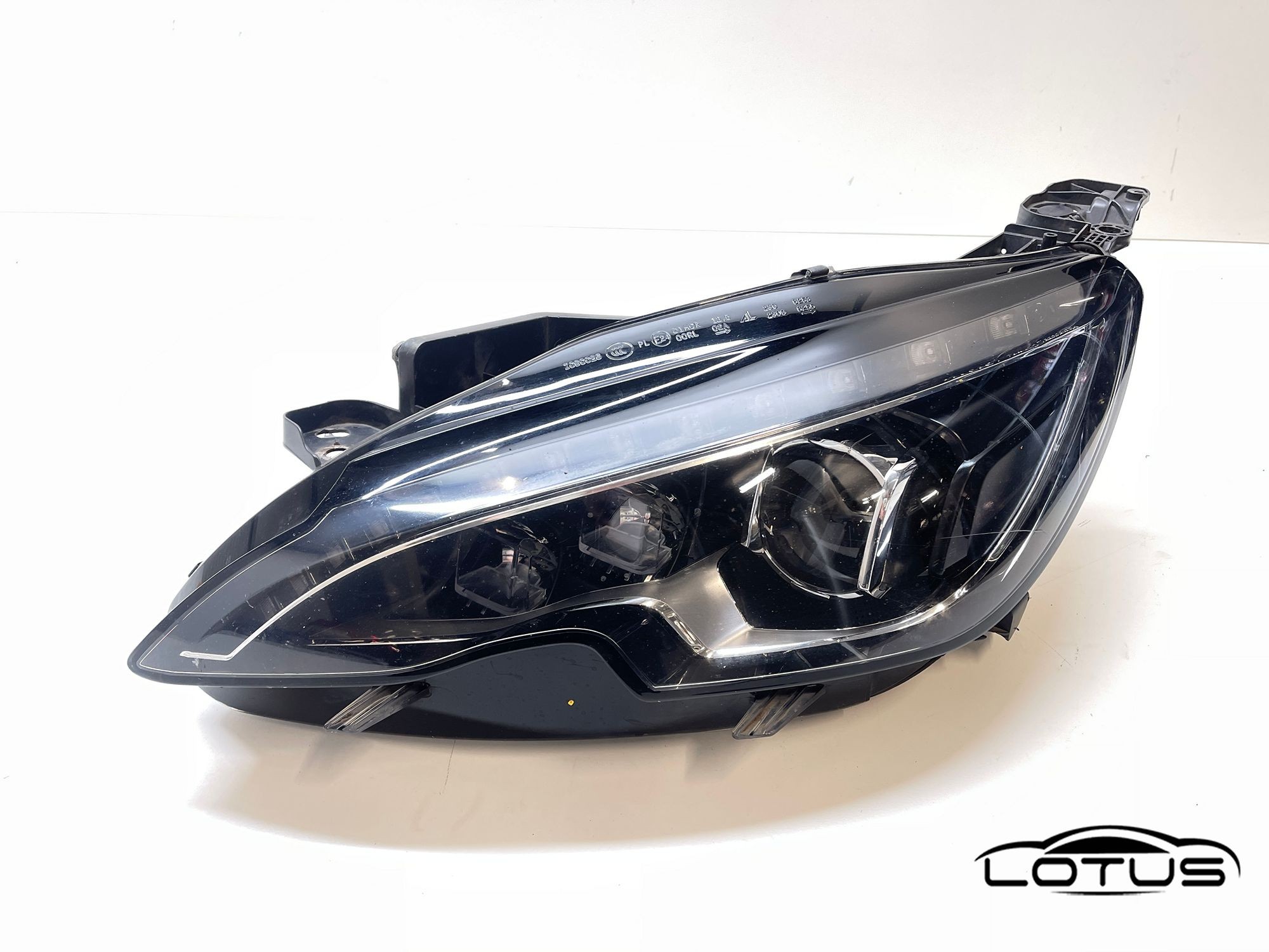 Lijevi far, farovi Peugeot 308 2013-2017 LED 9800546480