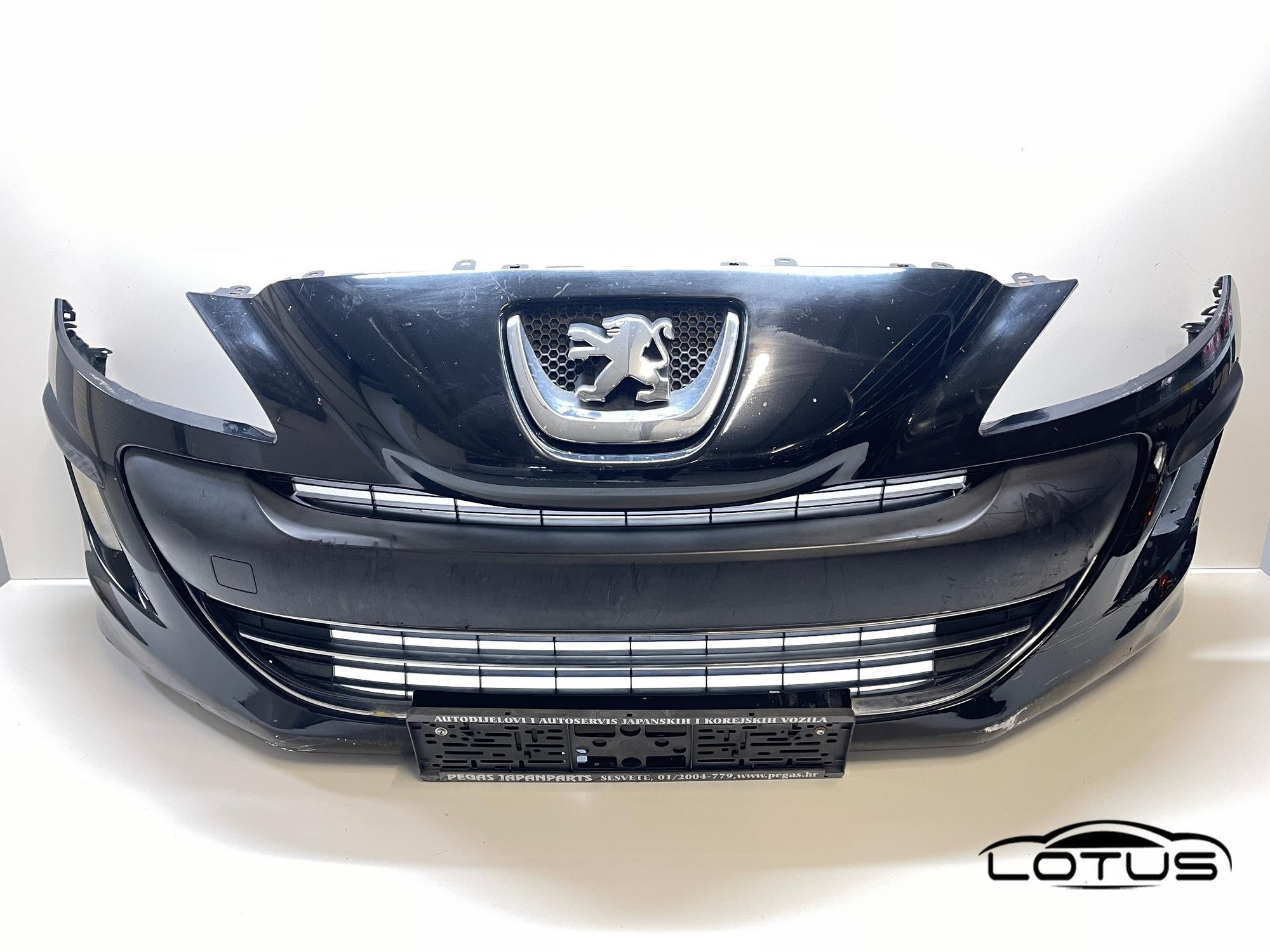 Prednji branik Peugeot 308 2007-2011