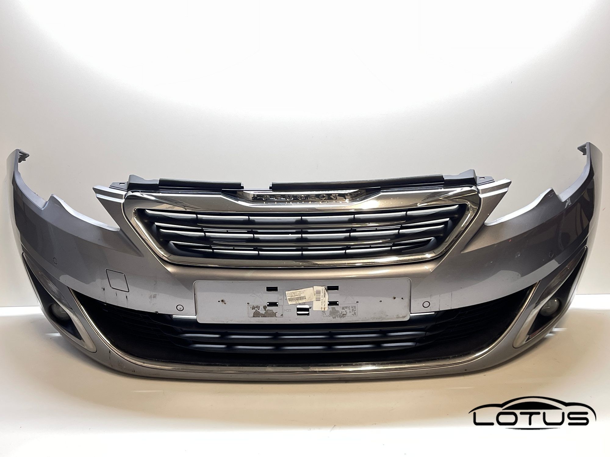Prednji branik Peugeot 308 2013-2017