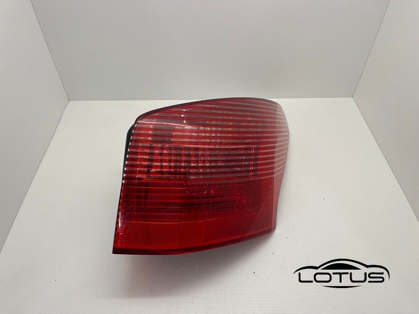 Desna štoplampa Peugeot 407 KARAVAN 04-08