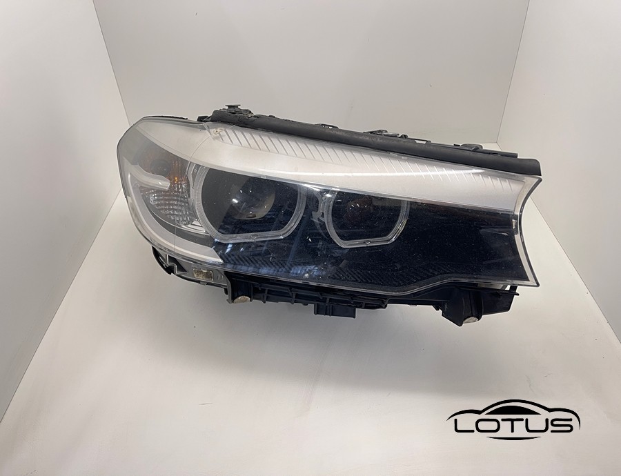 Desni far, farovi BMW 5 G30 G31 530d 2017-2020