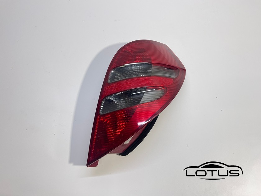 Desna štoplampa Mercedes A klasa W169 04-09