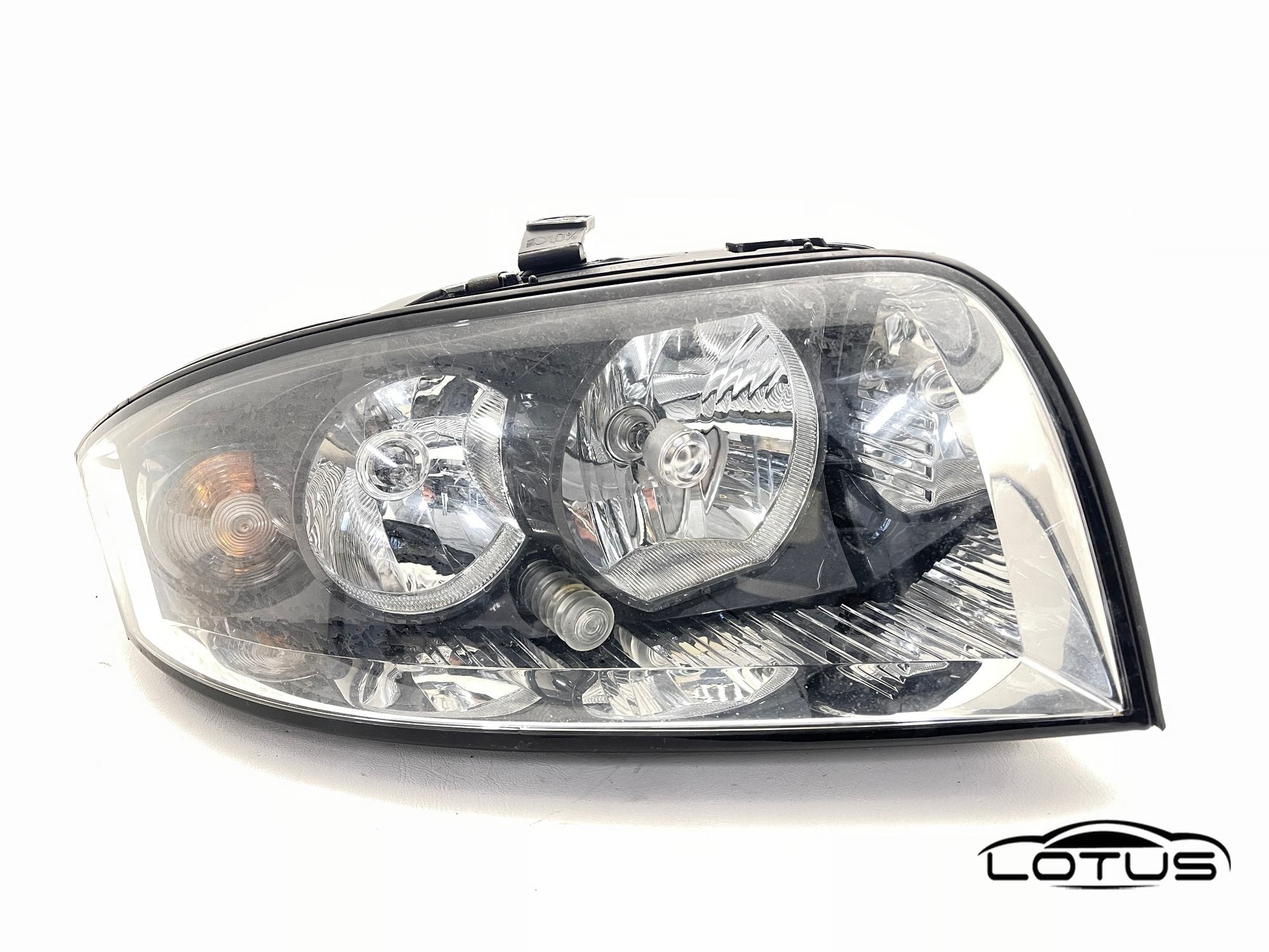 Desni far, farovi Audi A2 2000-2005