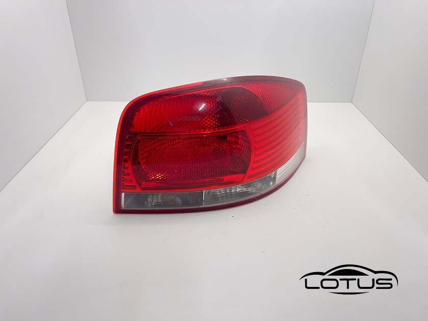 Desna štoplampa Audi A3 2V 04-08
