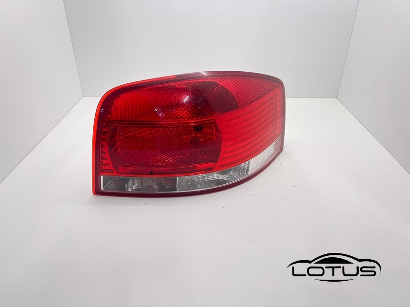 Desna štoplampa Audi A3 2V 04-08