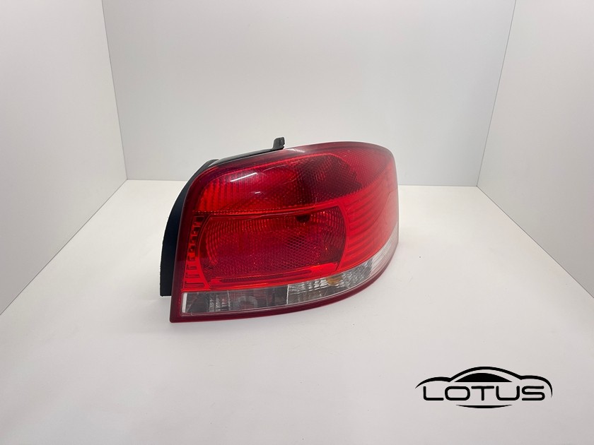 Desna štoplampa Audi A3 2V 04-08