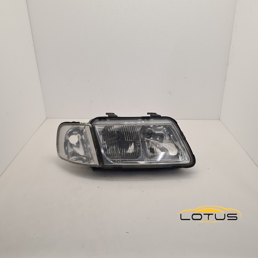 Desni far, farovi Audi A3 8L 1996-1999