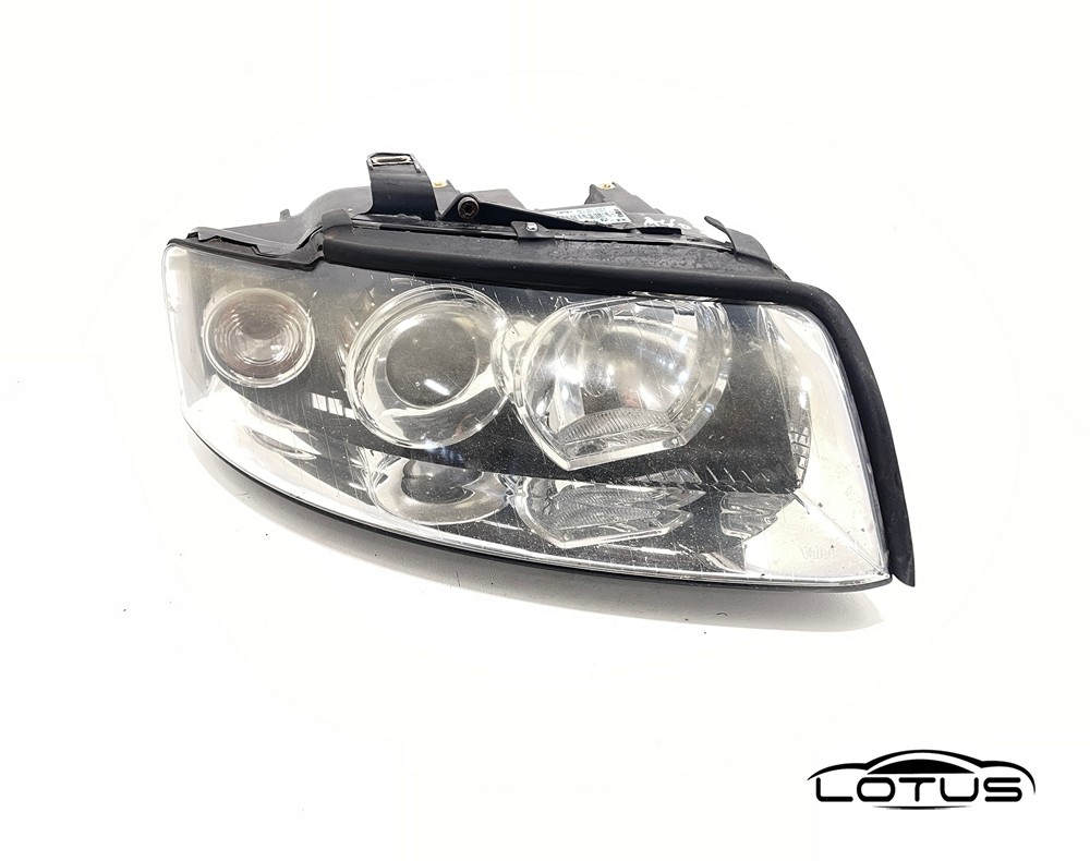 Desni far, farovi Audi A4 B6 2001-2004