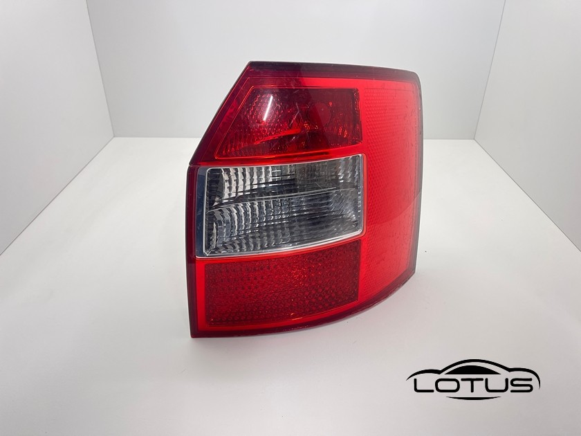 Desna štoplampa Audi A4 B6 KARAVAN 01-04