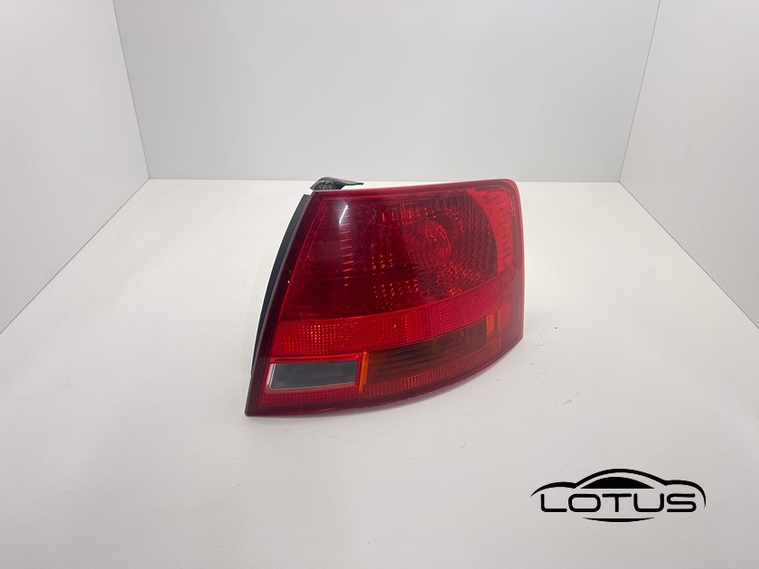 Desna štoplampa Audi A4 B7 KARAVAN 04-07
