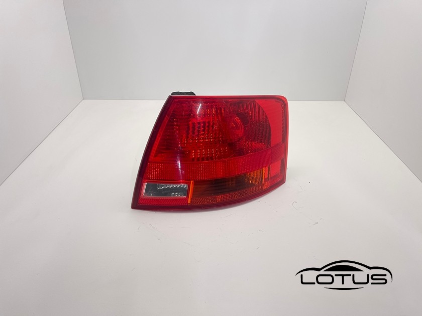 Desna štoplampa Audi A4 B7 KARAVAN 04-07