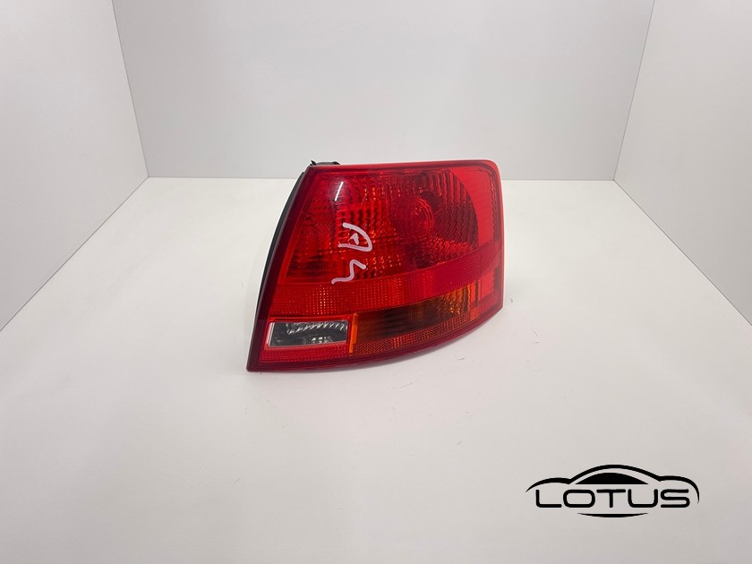 Desna štoplampa Audi A4 B7 KARAVAN 04-07
