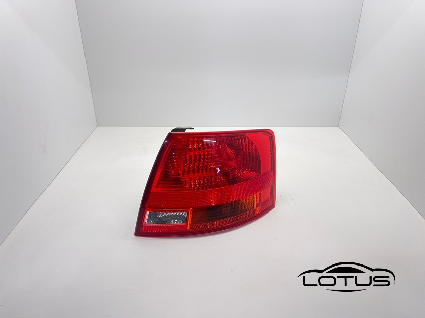 Desna štoplampa Audi A4 B7 KARAVAN 2004-2008