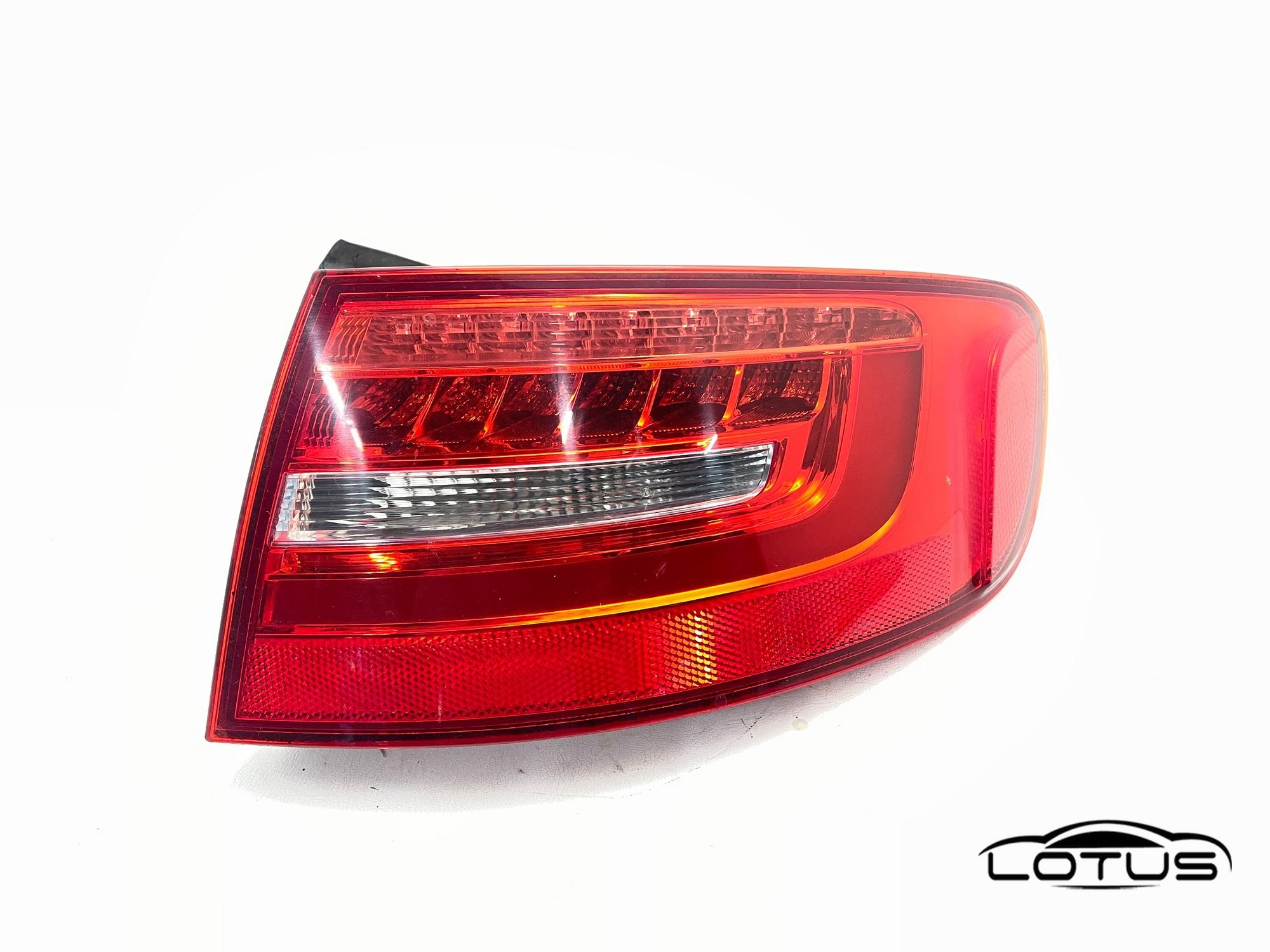 Desna štop lampa Audi A4 B8 2011-2015 KARAVAN LED