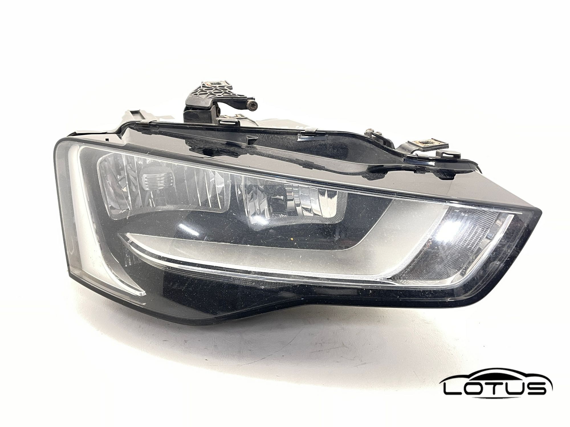 Desni far, farovi Audi A5 8T 2011-2016 8T0941004BB