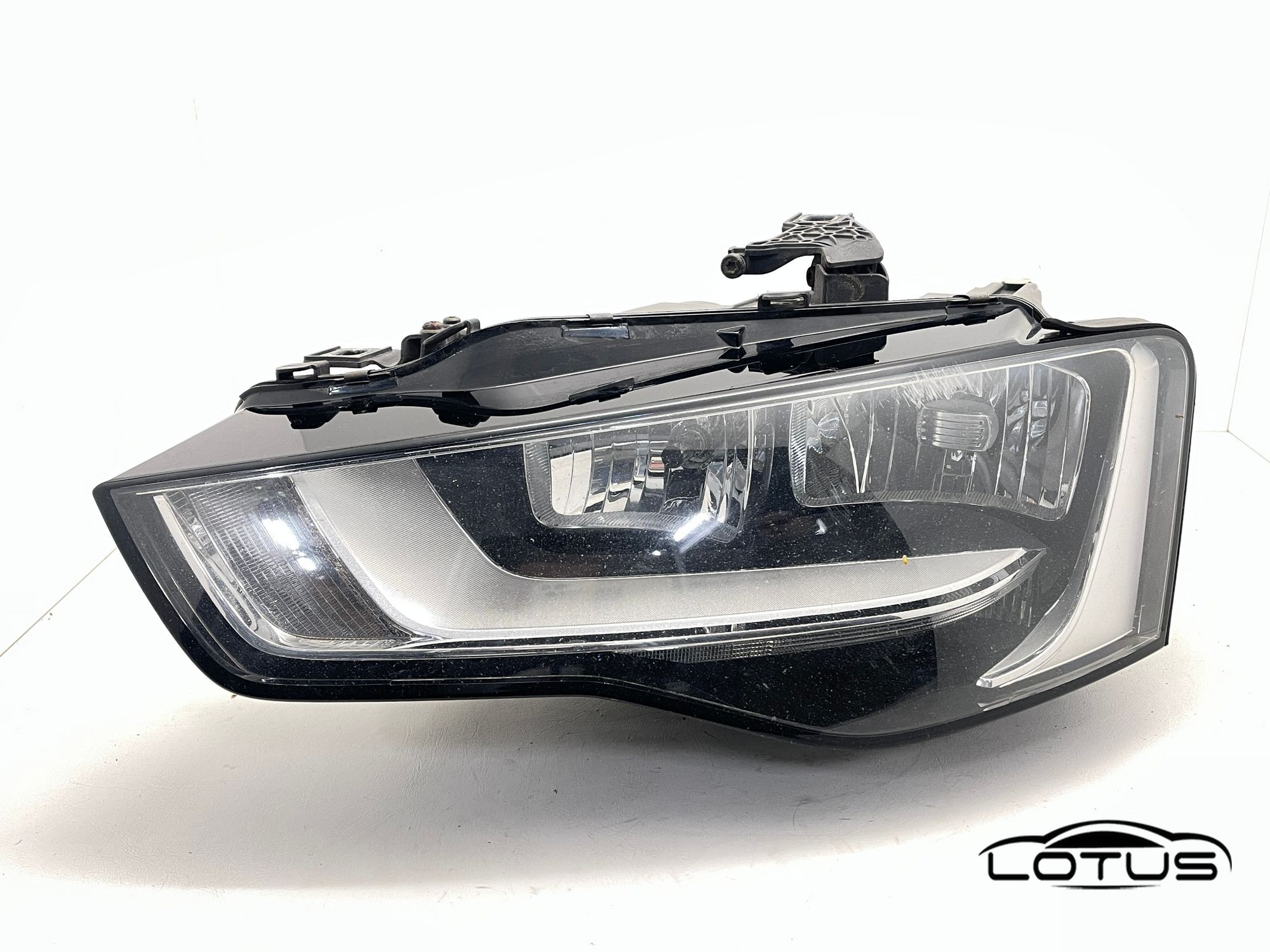 Lijevi far, farovi Audi A5 8T 2011-2015 8T0941003BB