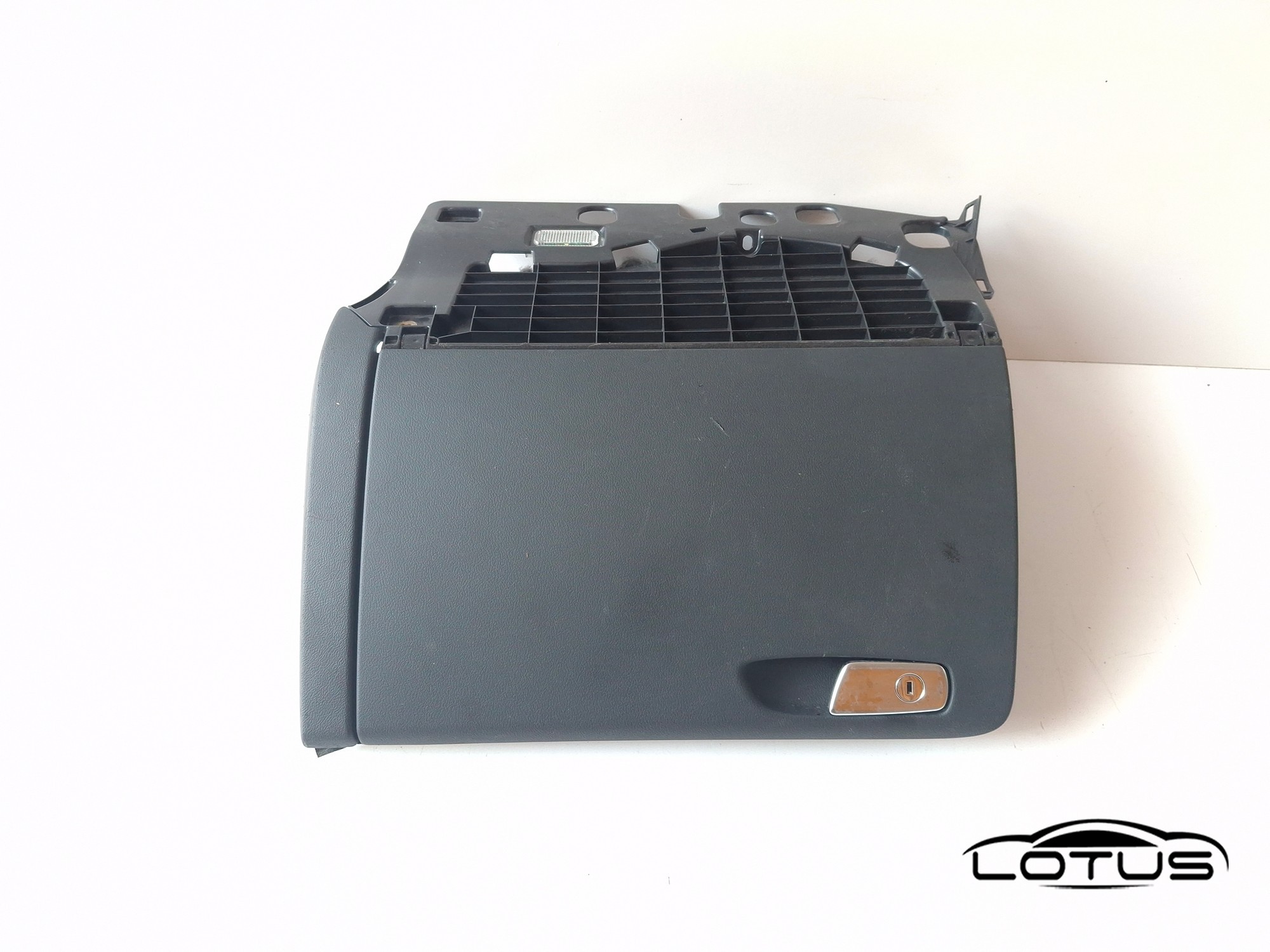 Pretinac, latica Audi A5 2007-2011
