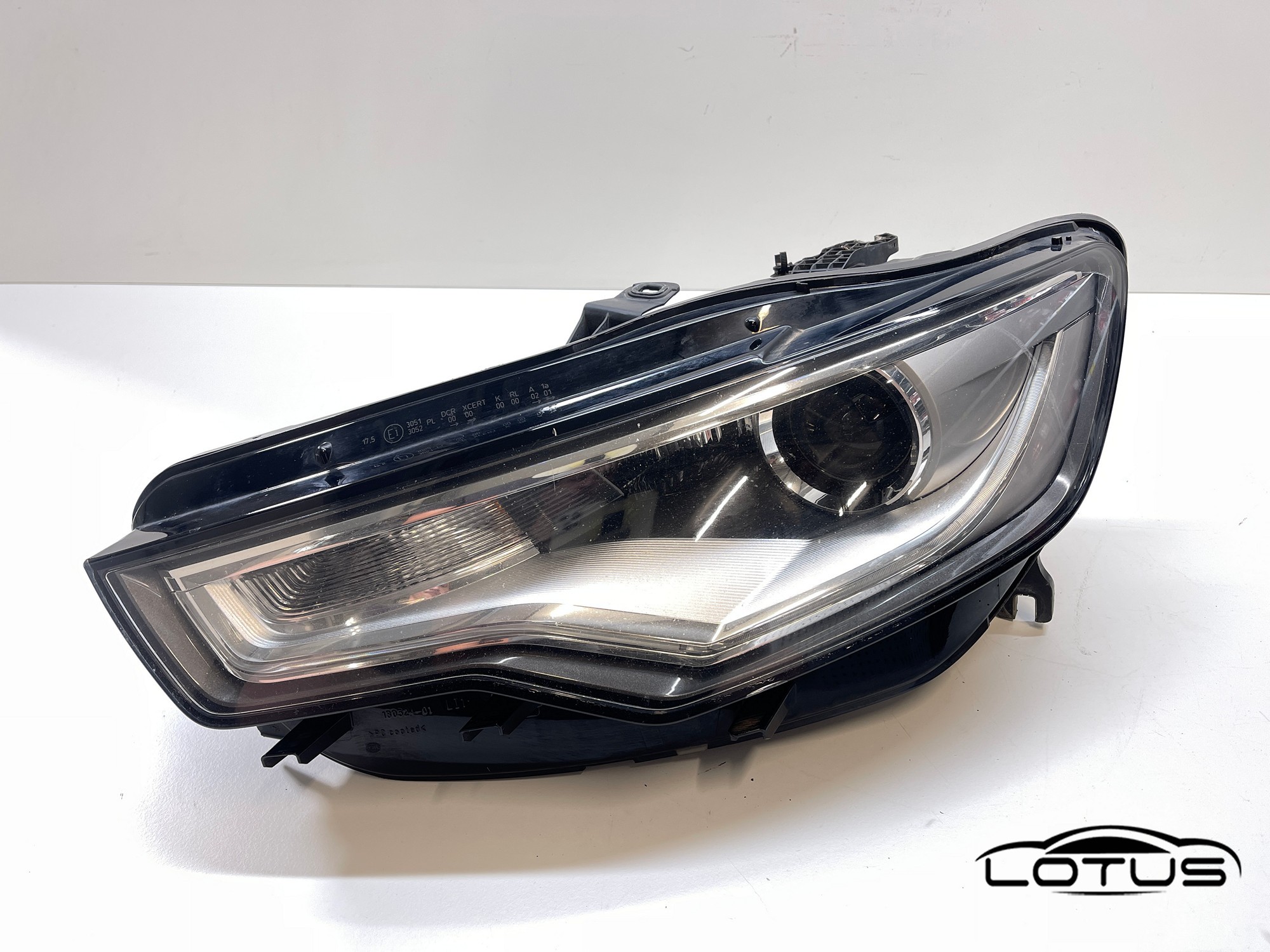 Lijevi far Audi A6 4G 2011-2014 XENON 4G0941005