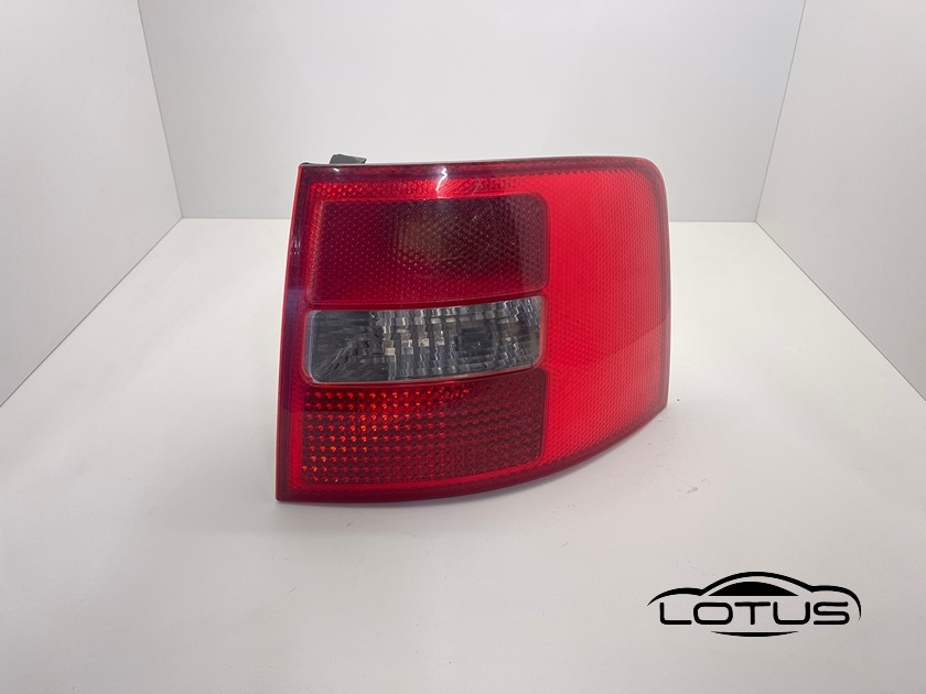 Desna štoplampa Audi A6 KARAVAN 01-04