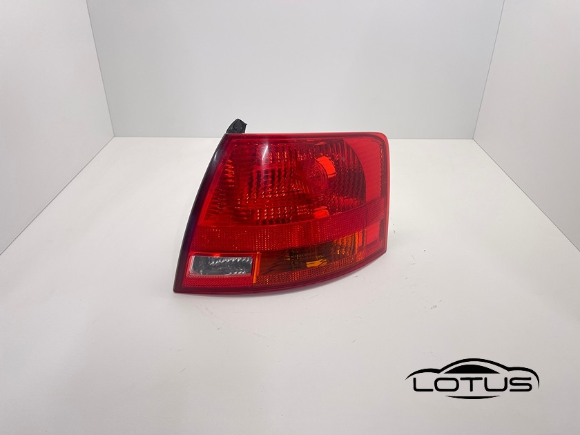 Desna štoplampa Audi A6 KARAVAN 04-08