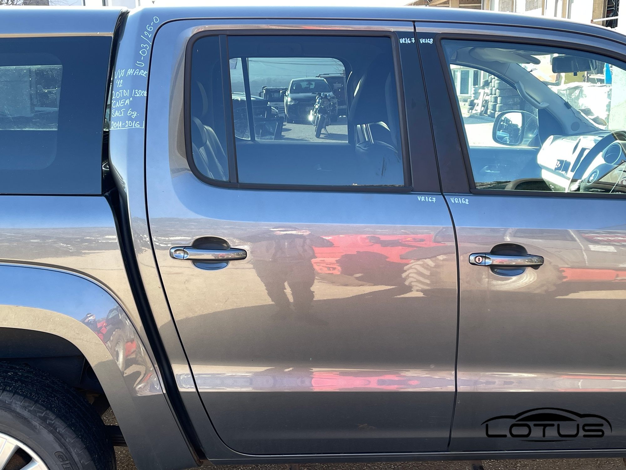 Zadnja desna vrata VW AMAROK 2011-2016