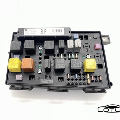 Kutija osigurača  ASTRA H 04-07 13145036 BR