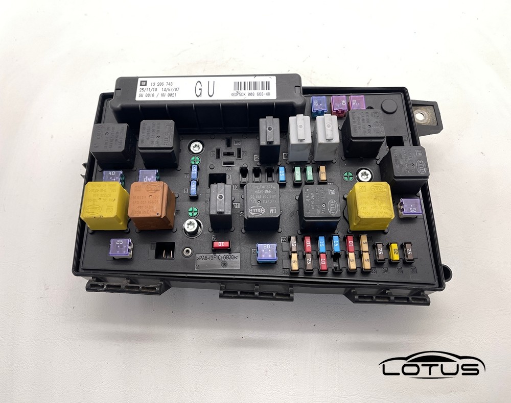 Kutija osigurača Opel ASTRA H 07-09 13206748 GU