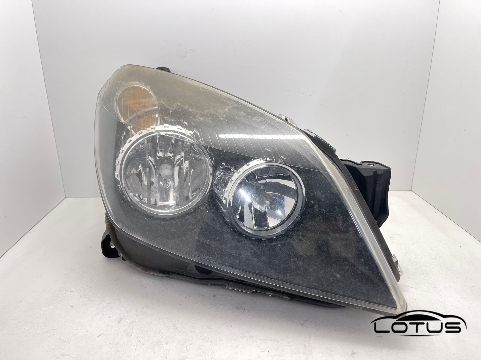 Desni far Opel ASTRA H 2004-2009