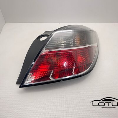 Desna štoplampa Opel Astra H GTC 2V 04-09