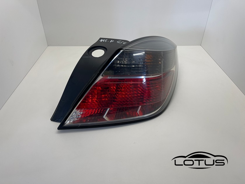 Desna štoplampa Opel Astra H GTC 2V 2004-2009