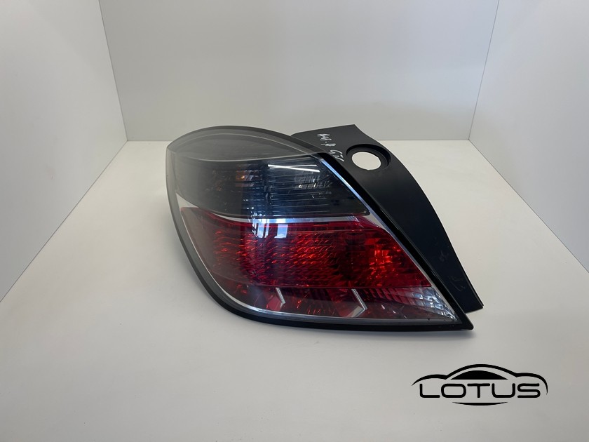 Lijeva štoplampa Opel Astra H GTC 2V 2004-2009