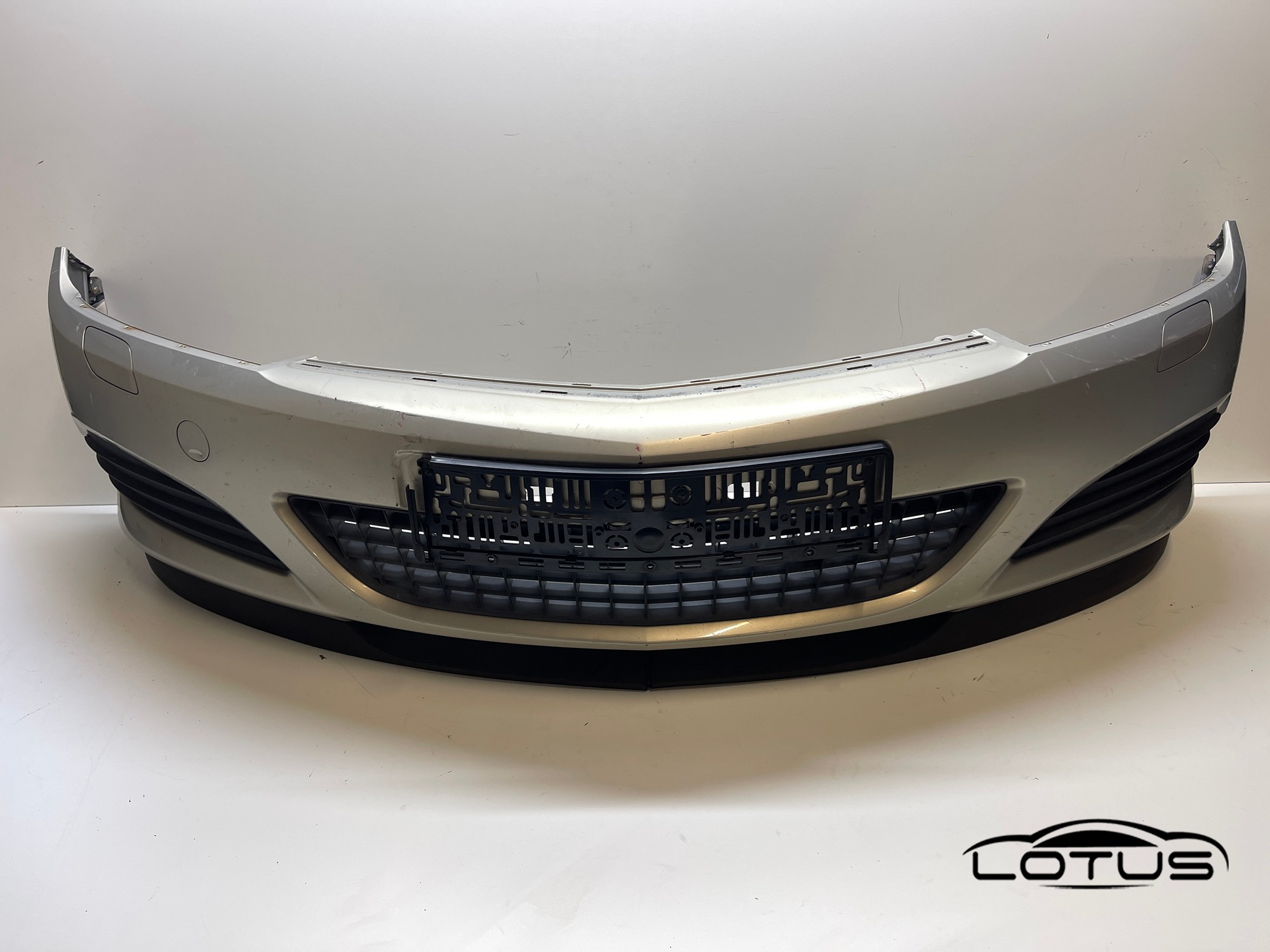 Prednji branik Opel ASTRA H GTC 2004-2007
