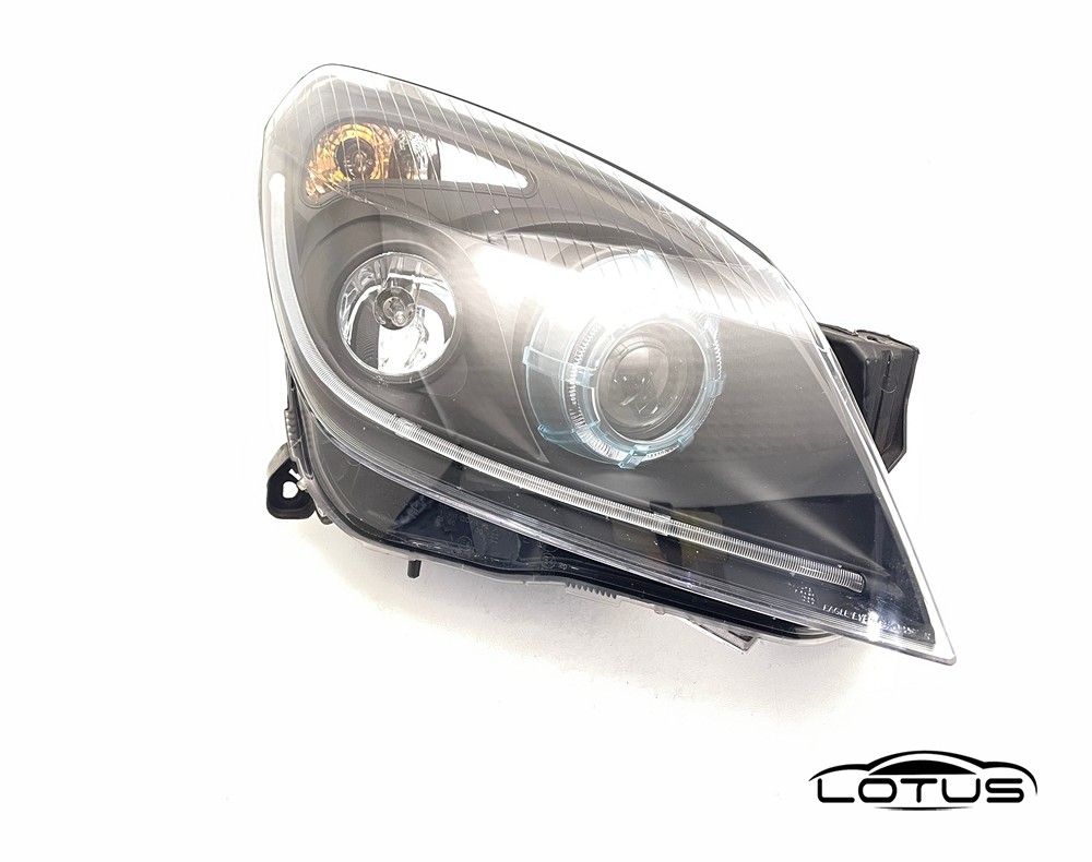 Desni far, farovi Opel ASTRA H LED XENON 2004-2009