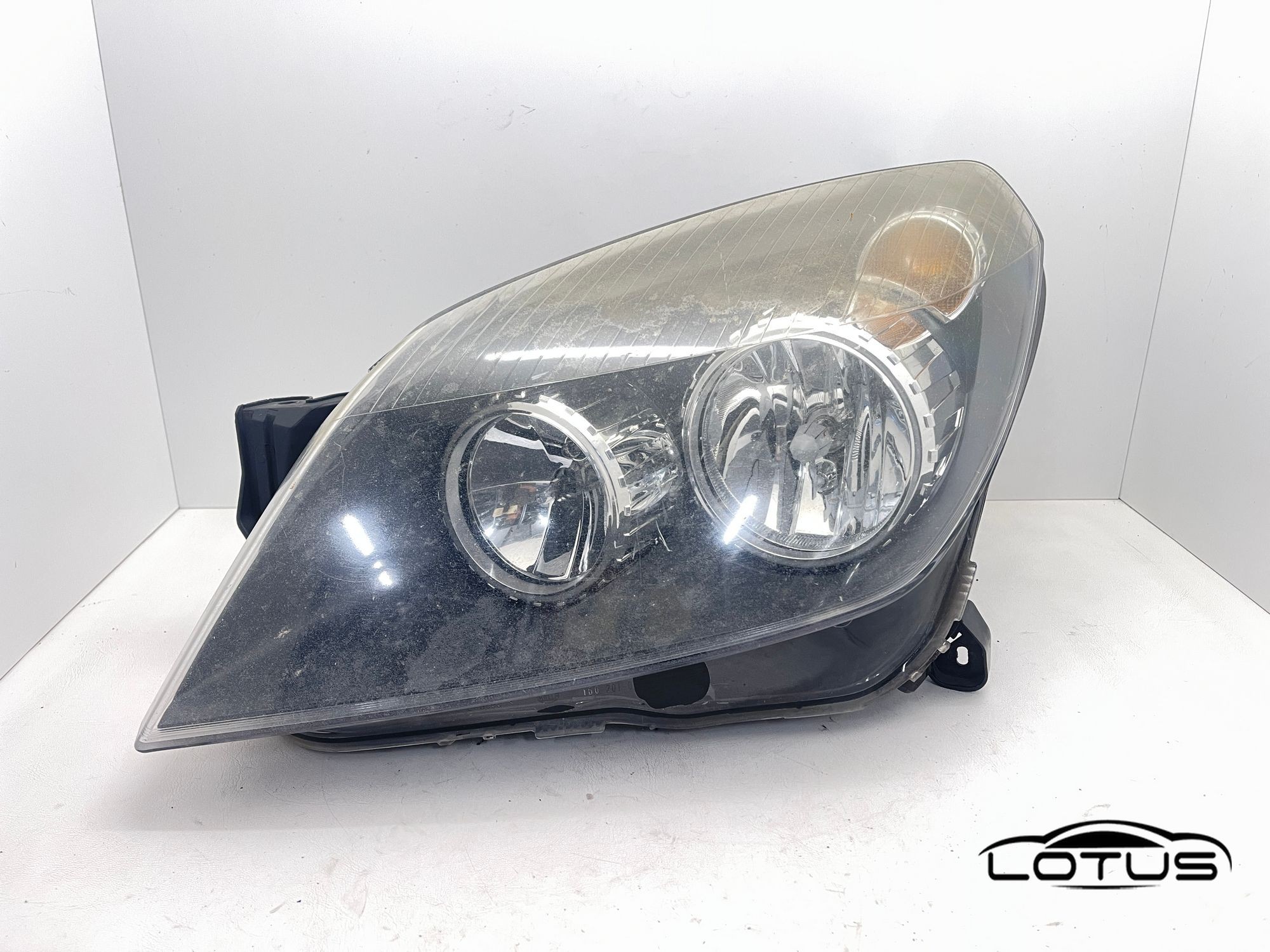 Lijevi far Opel ASTRA H 2009-2009