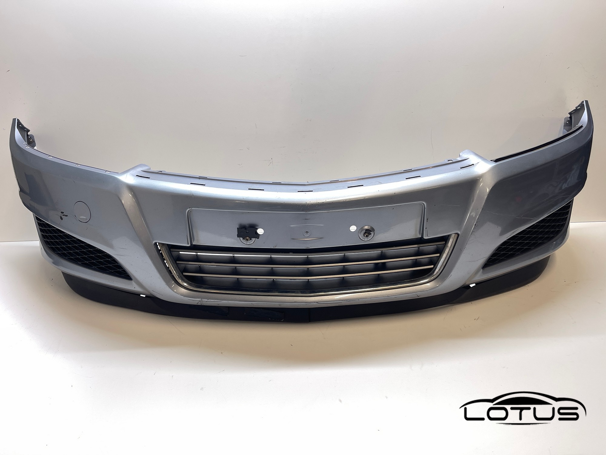Prednji branik Opel ASTRA H 2007-2009