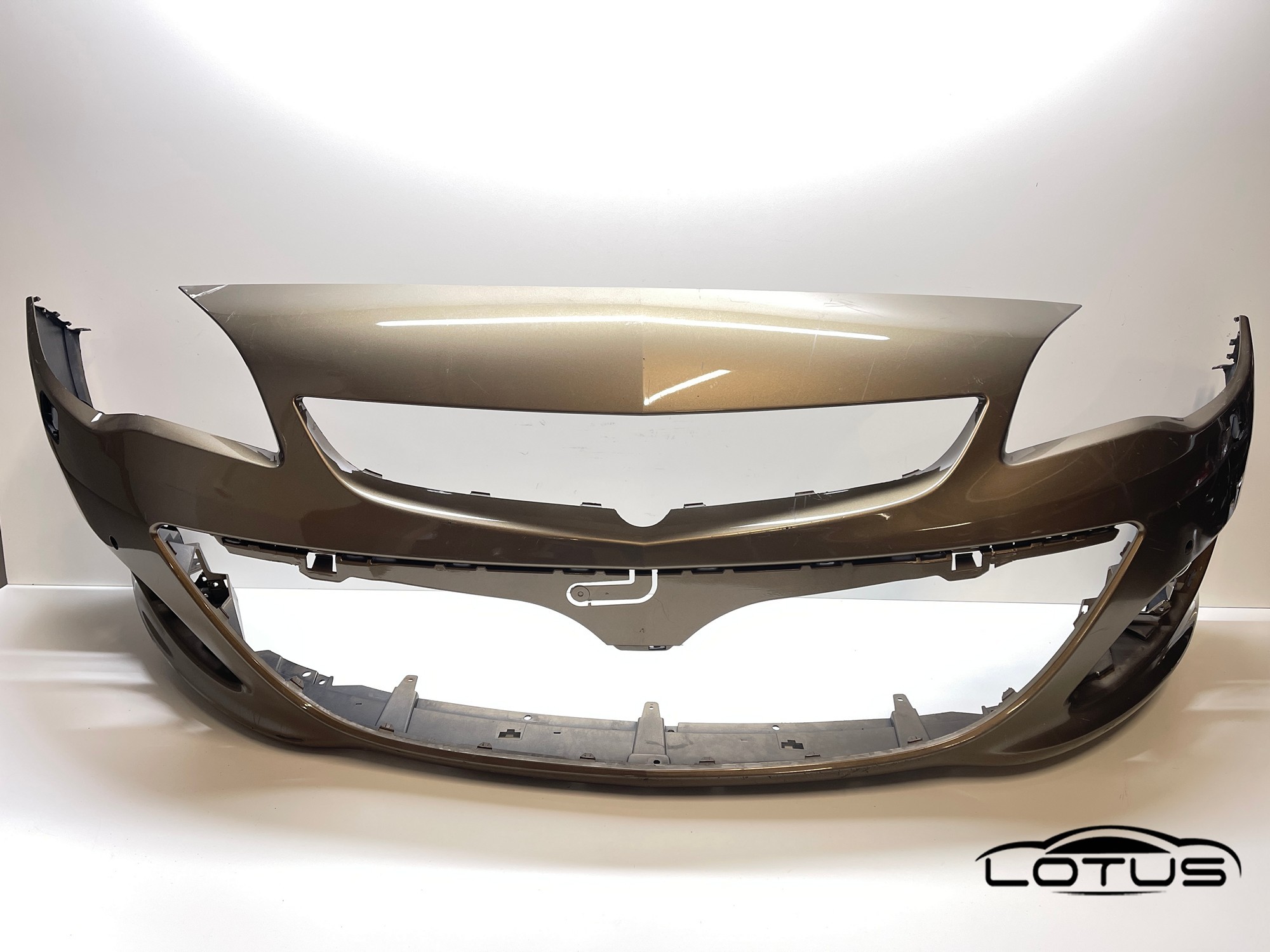 Prednji branik Opel ASTRA J 2012-2015