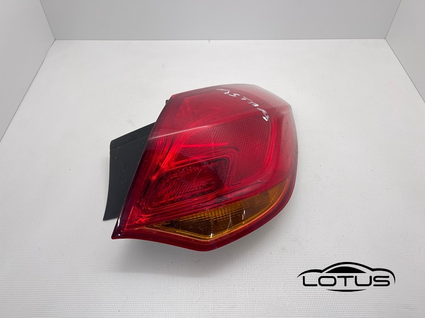 Desna štoplampa Opel Astra J 09-12