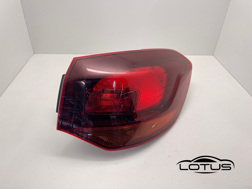 Desna štoplampa Opel Astra J KARAVAN 09-12