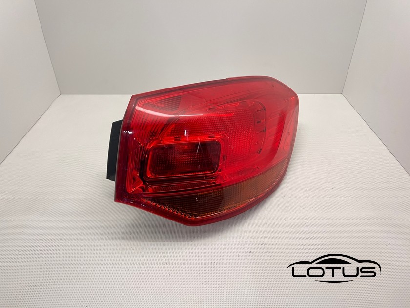 Desna štoplampa Opel Astra J KARAVAN 12-15