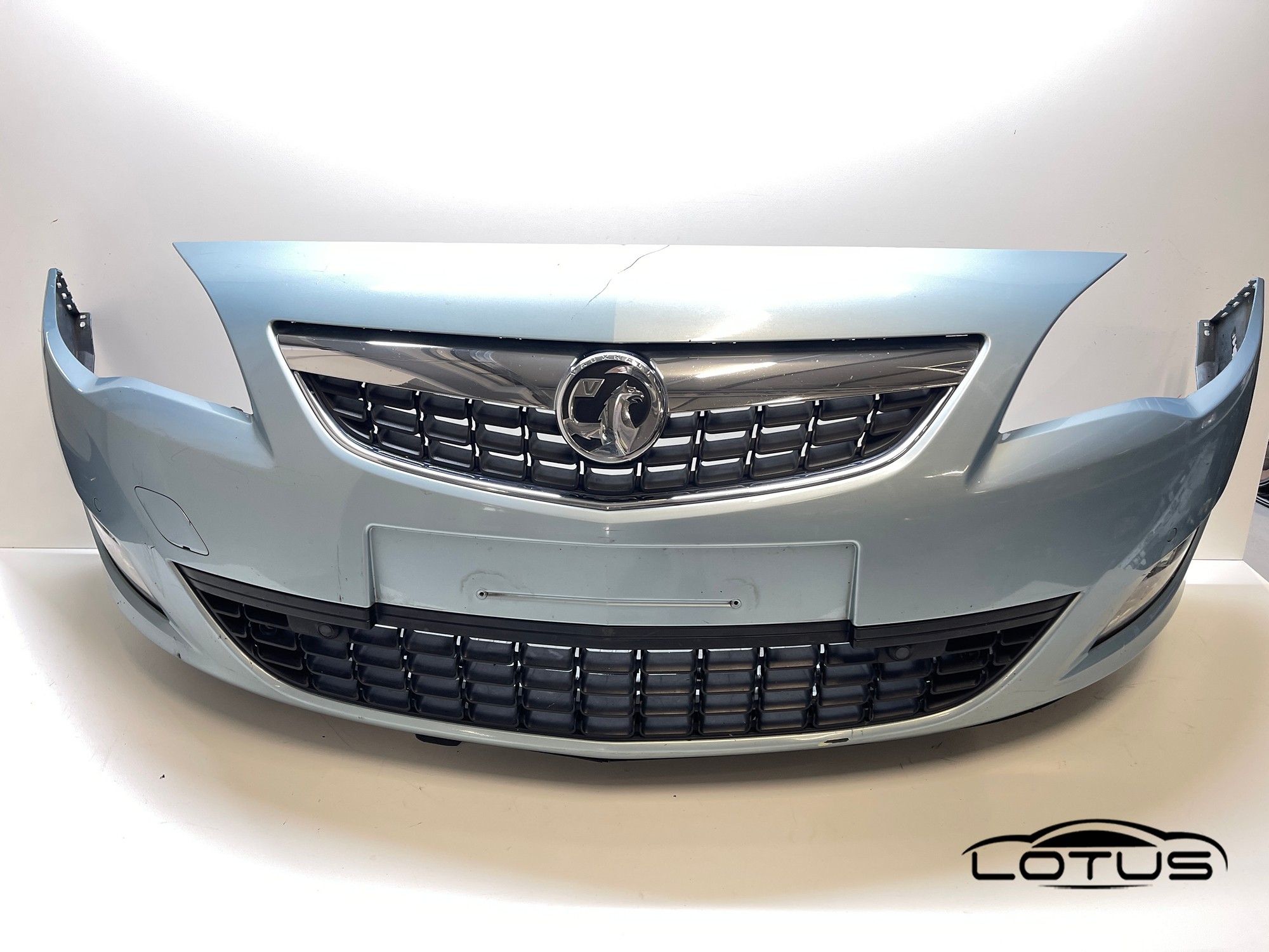 Prednji branik Opel ASTRA J 2009-2015