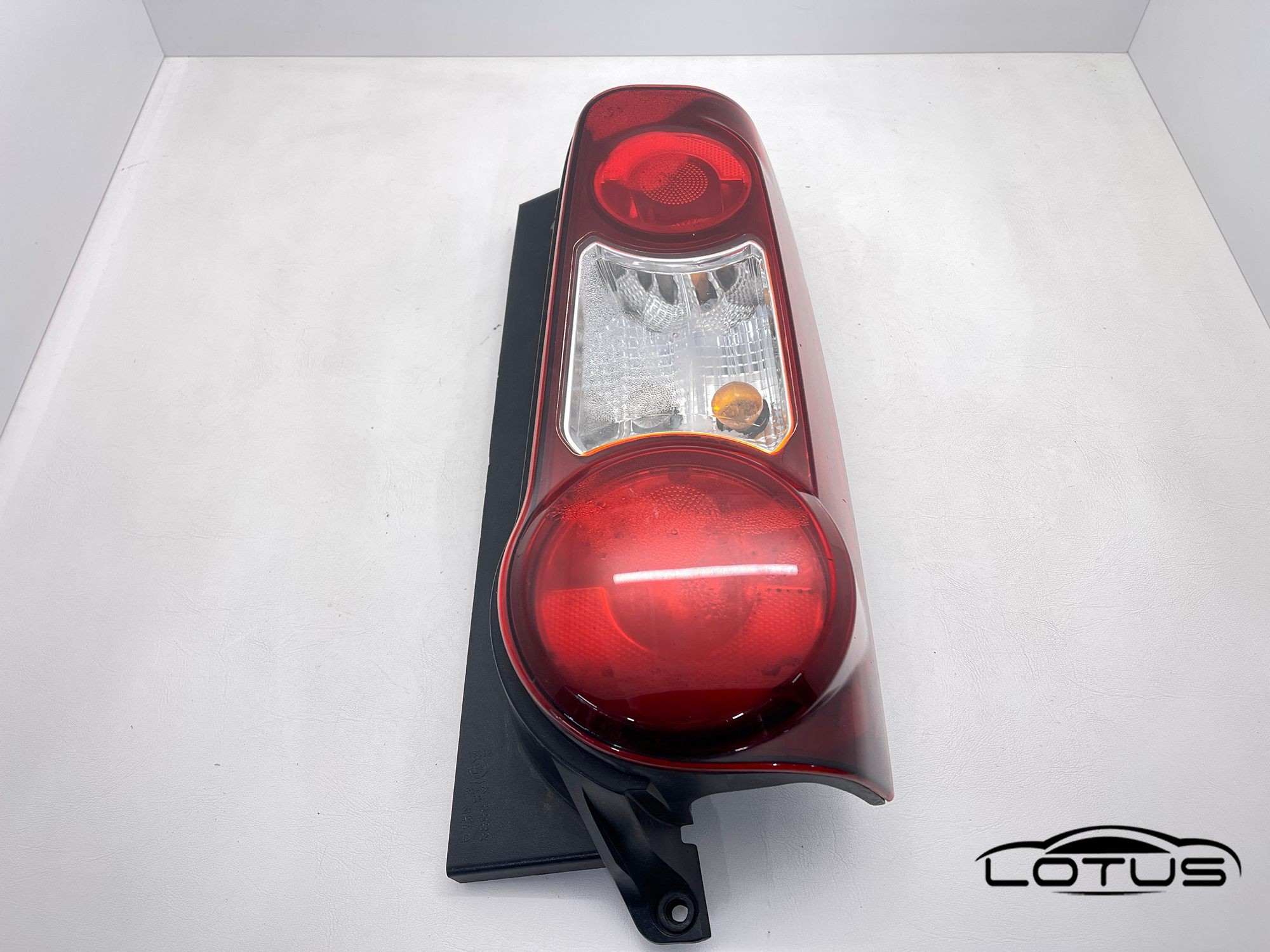 Desna štoplampa Citroen BERLINGO 2011-2015