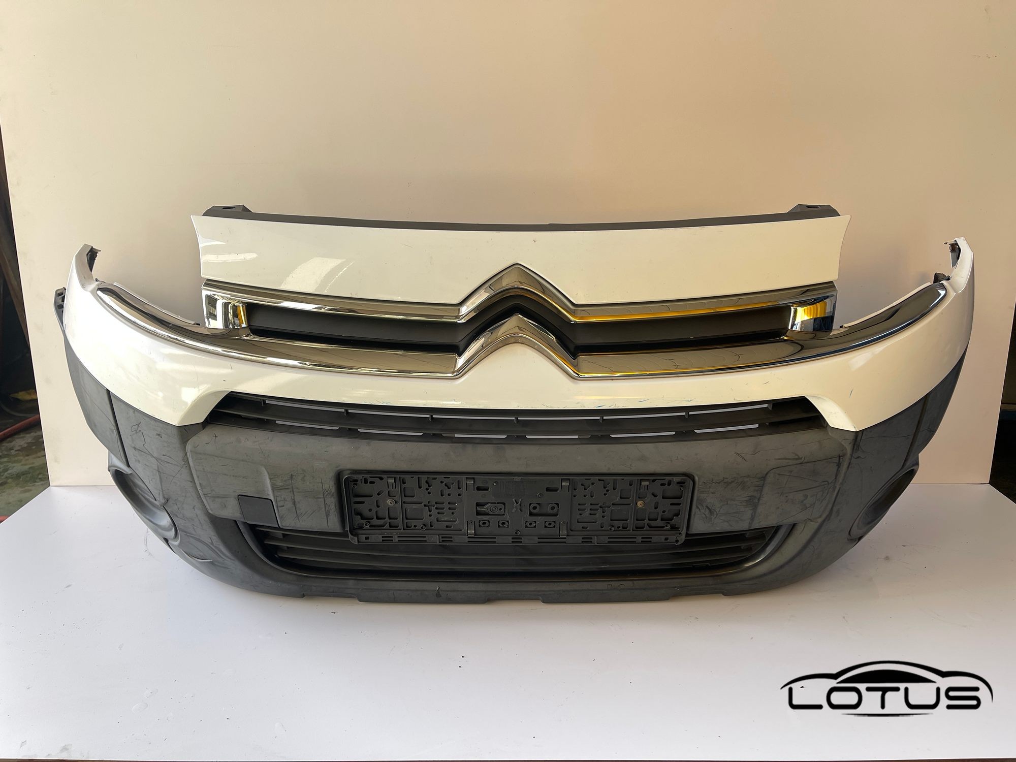 Prednji branik Citroen BERLINGO 2008-2018