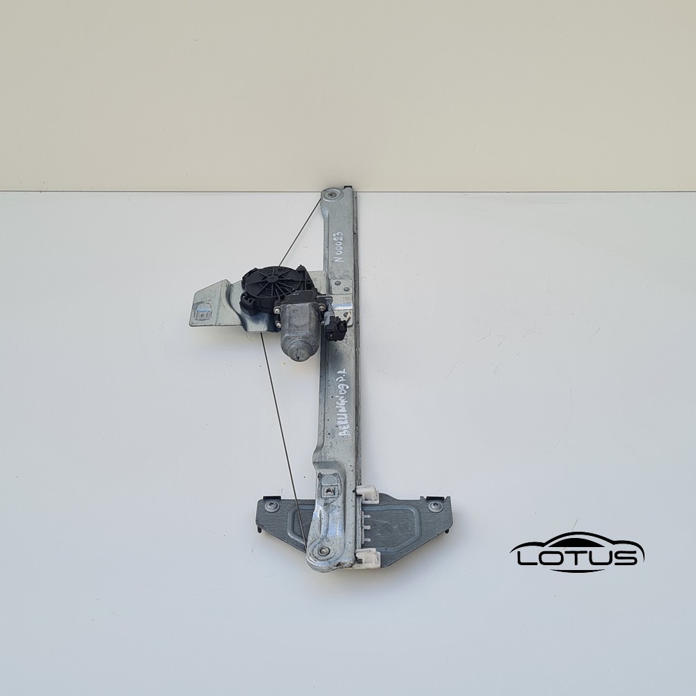 Prednji desni podizac stakla Citroen Berlingo 2008-12